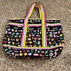 LeSportsac Cute Happy Cats cherries stars Black Everyday Zip Tote Bag & Pouch